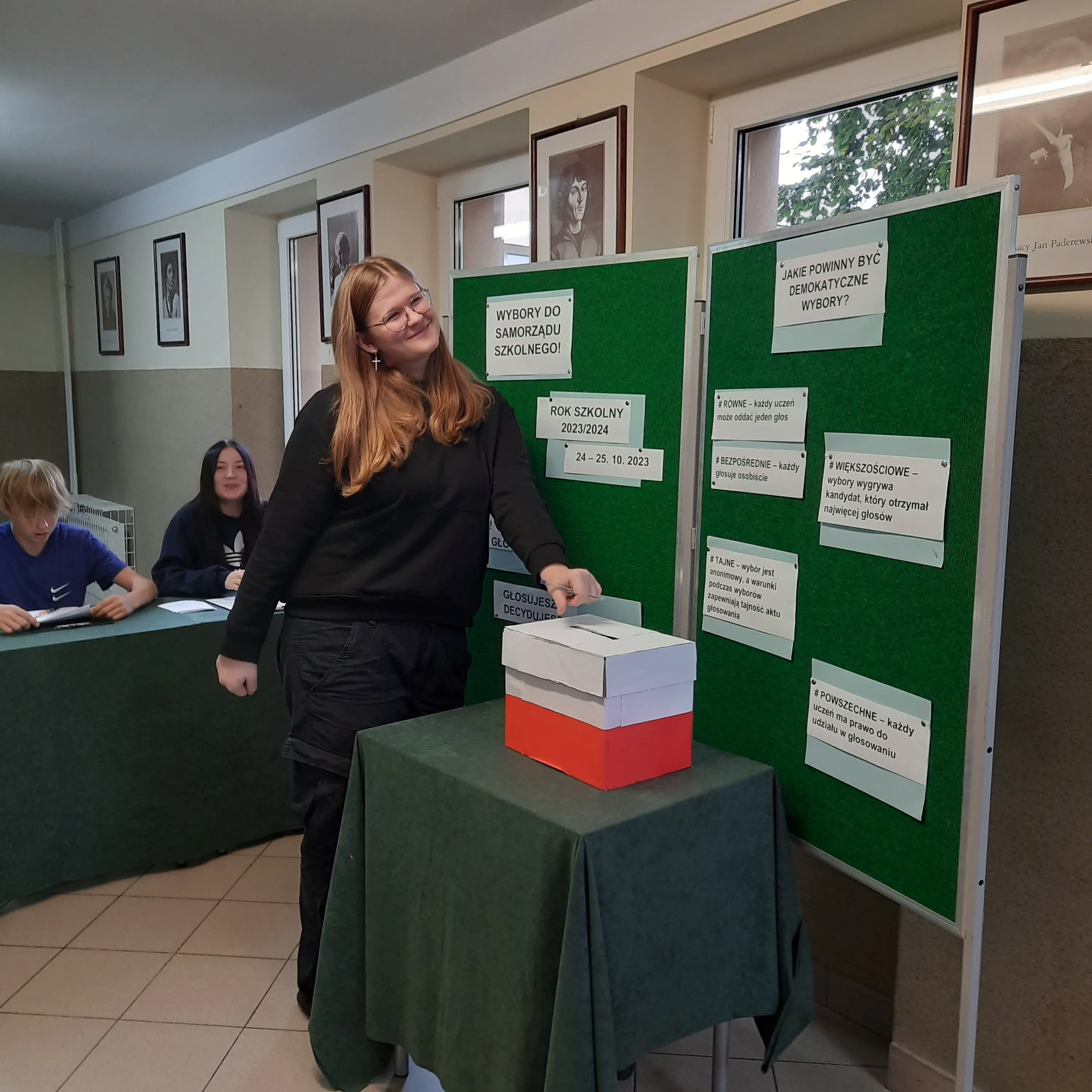 Październik miesiącem demokracji