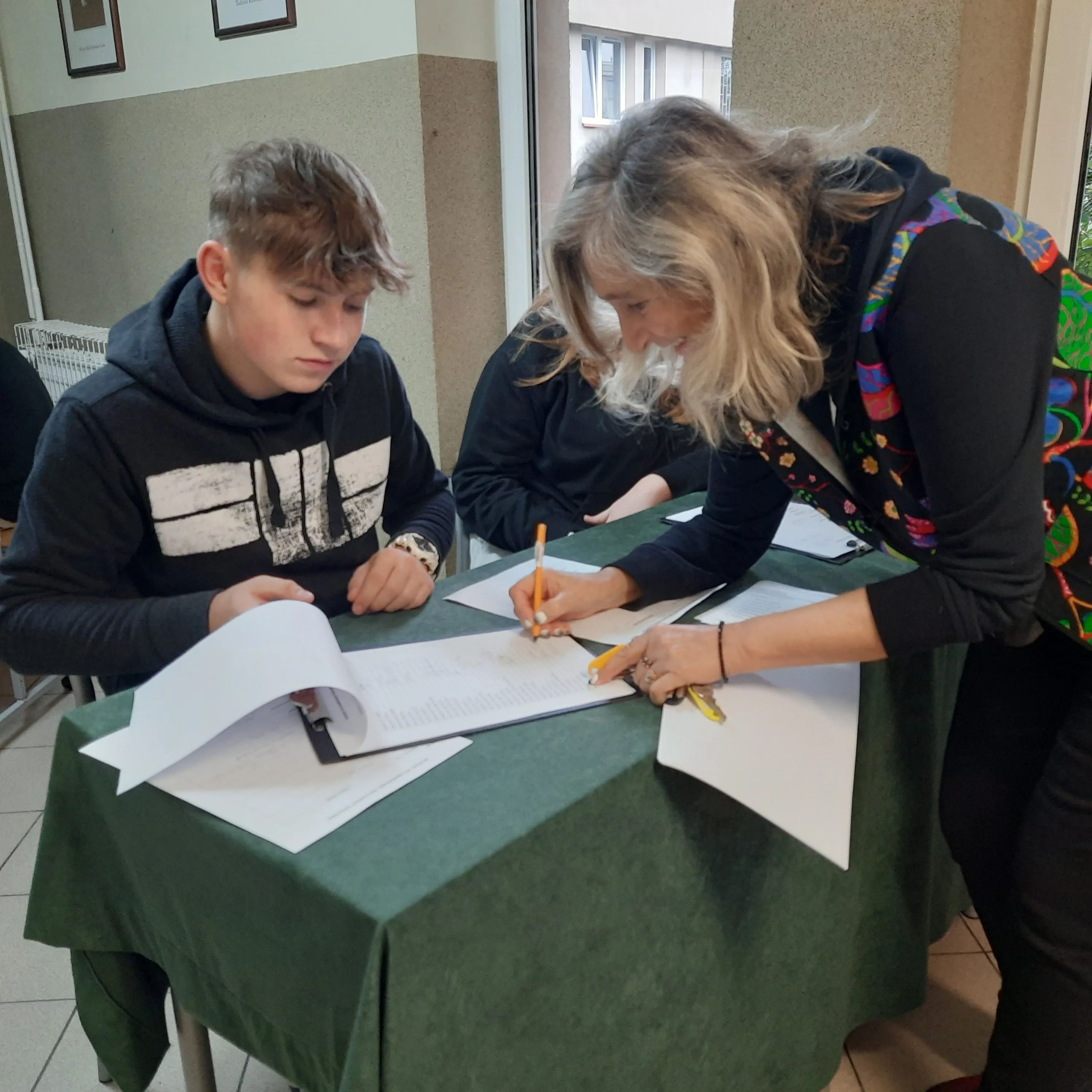 Październik miesiącem demokracji