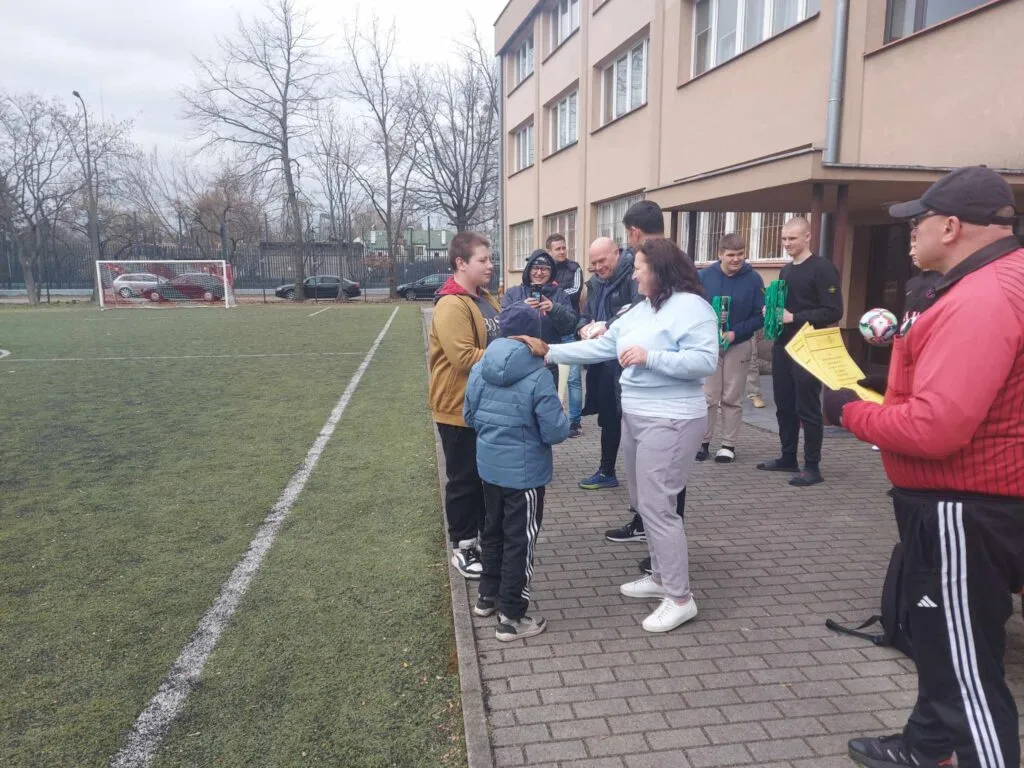Turniej piłki nożnej o Puchar Dyrektora MOS Nr 6                               